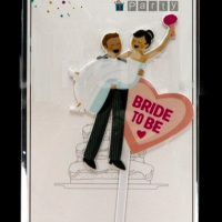 Двойка младоженци с букет Bride to be цветен пластмасов топер за торта сватба декор, снимка 1 - Други - 44528115