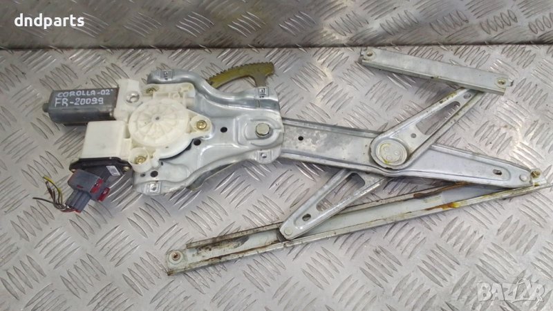 Стъклоповдигач Toyota Corolla 2002г.(преден десен), снимка 1