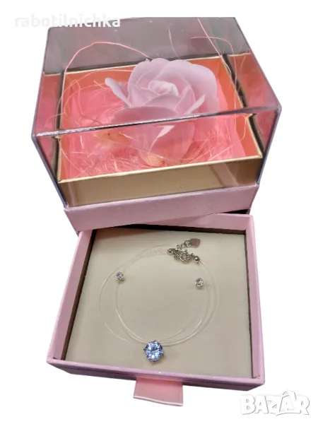 Обеци и колие с кутийка, снимка 1