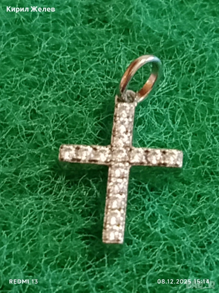 Сребърен медальон кръст с инкрустирани кристали ювелирна изработка 52357, снимка 1