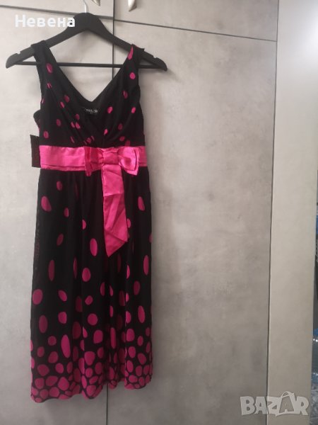 Нова Рокля на точки, черно и циклама, размер М- L, снимка 1