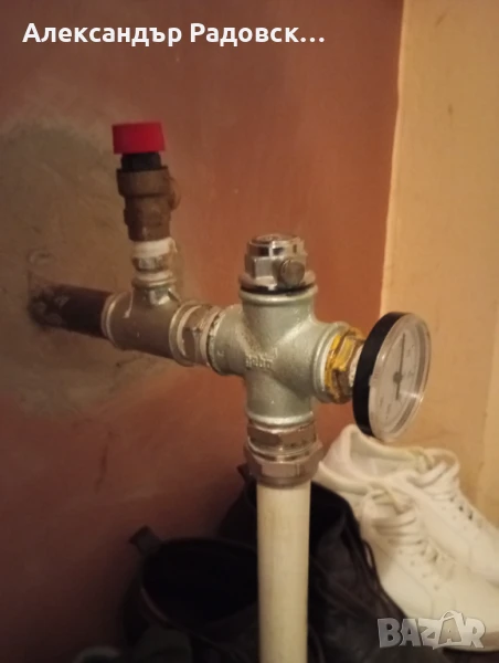 Комплект  от обезвъздушител, предпазен клапан и манометър , снимка 1
