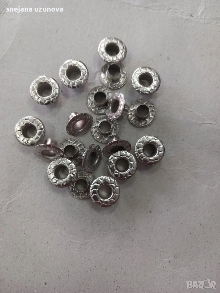 капси,релефна, снимка 1