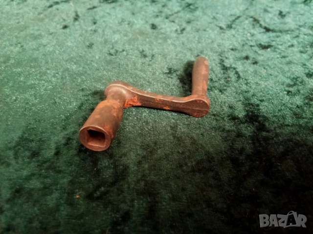 стара часовникарска манивела - ключ за стенен часовник, снимка 2 - Антикварни и старинни предмети - 51317183