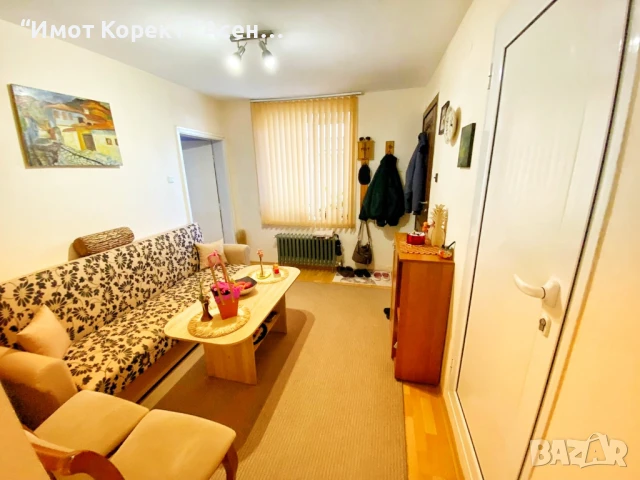 Имот Корект продава Партер, Етаж от къща, Гараж, двор и 1/2 таван, кв. Изток, снимка 16 - Етаж от къща - 51281850