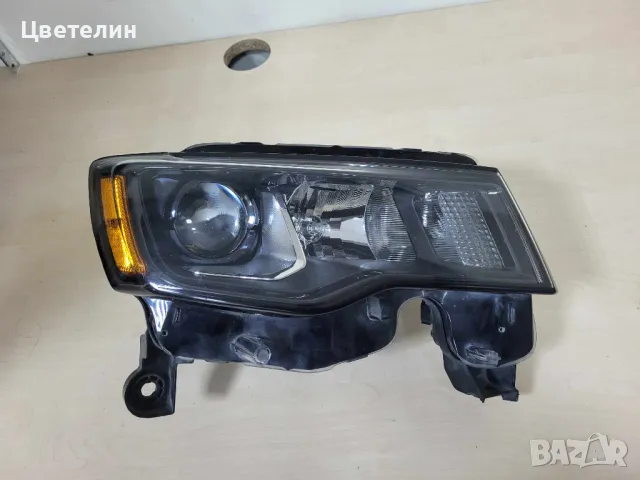 Десен фар за Jeep Cherokee USA WK2 desen far чероки , снимка 1 - Части - 48866807