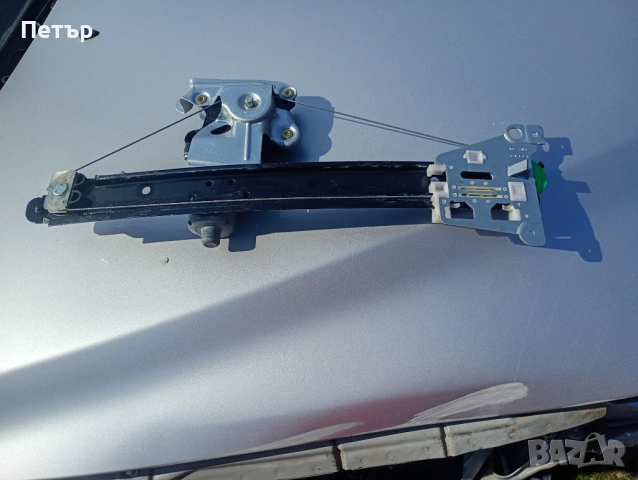 Заден десен стъклоповдигач Volvo S60 S80 V70 CX70 , снимка 2 - Части - 53773914