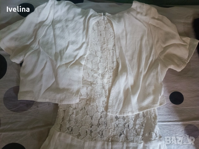 Бяла рокля Bik bok с къс ръкав и ефирен гръб