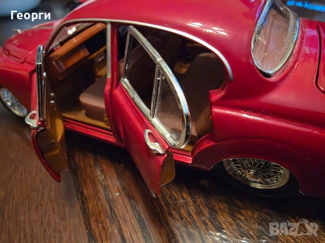 Maisto Jaguar Mark II 1959 1/18 Burago, снимка 3 - Колекции - 53702737