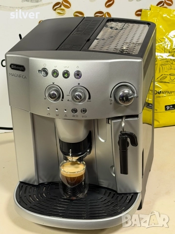 Кафемашина кафе автомат delonghi magnifica с гаранция, снимка 4 - Кафемашини - 52313882