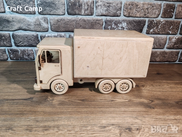 Дървен модел на хладилен камион – Craft Camp, снимка 4 - Коли, камиони, мотори, писти - 52735818