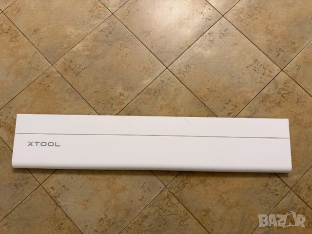 Продавам преден падащ капак за лазерна машина xTool P3 CO₂ - Оригинален