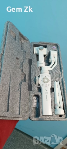 Бяла стабилизация за телефон Zhiyun Smooth 4 Gimbal, снимка 3 - Селфи стикове, аксесоари - 52748376
