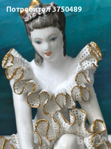 Фигурка на дама с разкошна рокля , снимка 4 - Колекции - 53669575