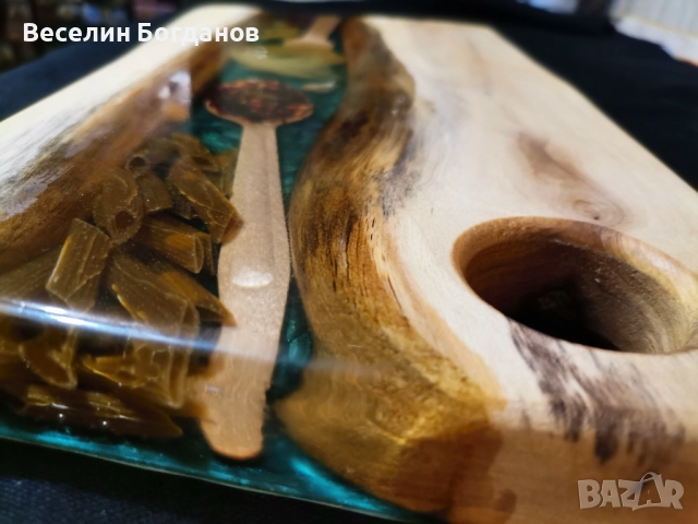 Плато за сервиране и рязане орех и епоксидна смола , снимка 2 - Прибори за хранене, готвене и сервиране - 52682327