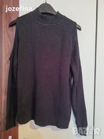 Черна блуза с оголени рамене, снимка 1 - Блузи с дълъг ръкав и пуловери - 41124542