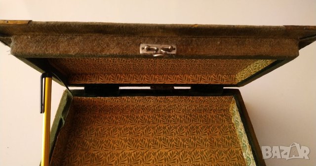 Стара кутия, снимка 12 - Антикварни и старинни предмети - 41875834