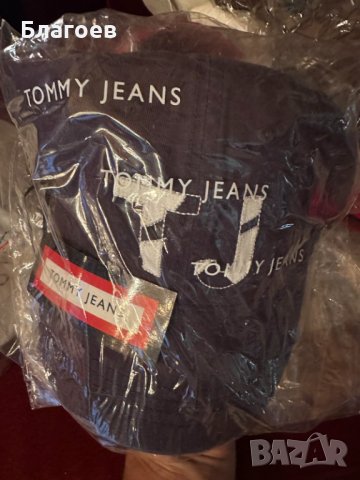 Шапки Tommy Jeans