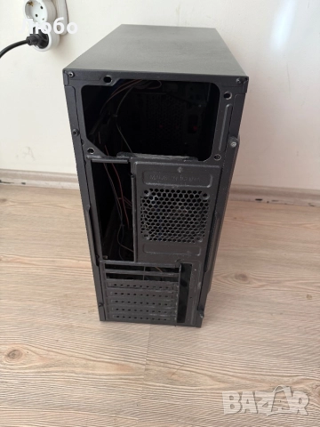 Кутия за компютър, снимка 4 - Захранвания и кутии - 51895800