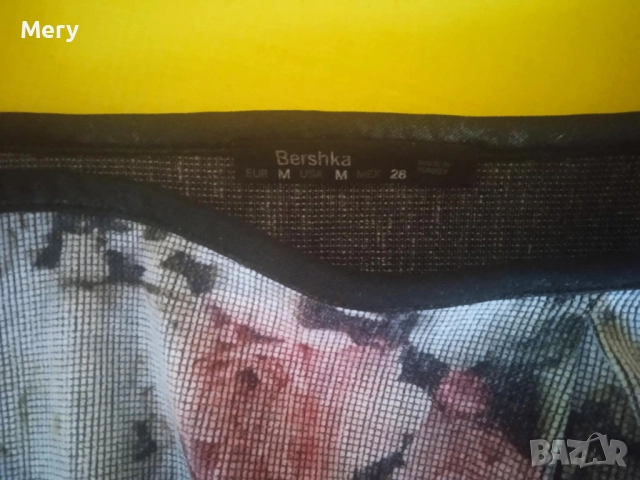 Пола Bershka с флорален  принт, снимка 4 - Поли - 52426411