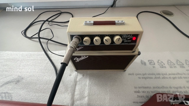 Травъл китара и усилвател като нови Travel guitar, снимка 11 - Китари - 53776876