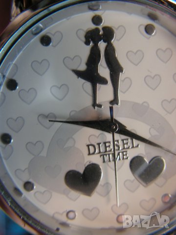 Часовник DIESEL TIME с любовна скала.