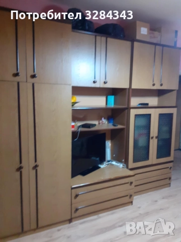 Продава се секция