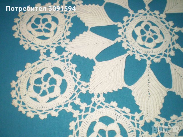 Плетена на една кука кръгла бяла покривка за маса, снимка 4 - Покривки за маси - 41938305