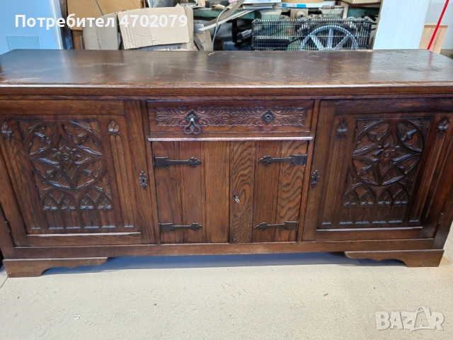 Старинен шкаф