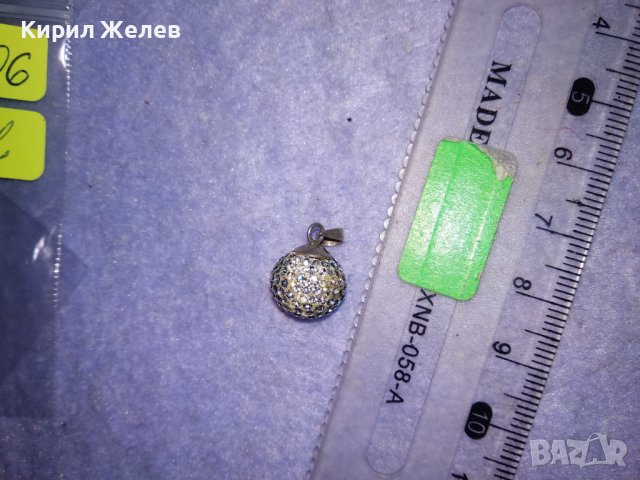 НЕЖЕН СРЕБЪРЕН МЕДАЛЬОН ТОПЧЕ с БЯЛ ЕМАЙЛ и ФАСЕТИРАНИ КРИСТАЛЧЕТА 36406, снимка 3 - Колиета, медальони, синджири - 39547625