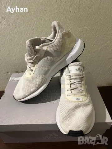 оригинални Adidas Swift Run (кремаво/off-white) – размер 40.5 EU / стелка 25 см, снимка 4 - Спортни обувки - 56076491