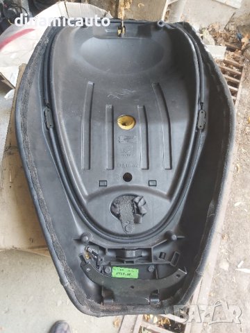 Седалка за Piaggio MP3 250-400, снимка 4 - Части - 41868037