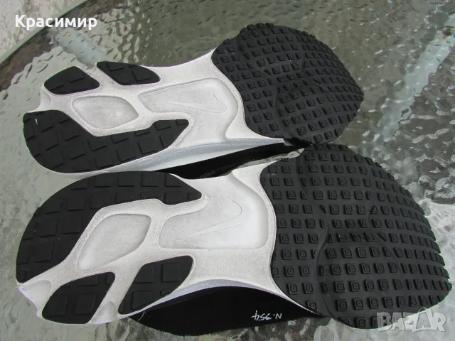 Дамски маратонки Nike Air Zoom - Type, снимка 15 - Маратонки - 56040721