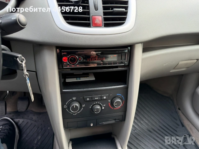 Продавам Peugeot 207 1.4 HDI, снимка 7 - Автомобили и джипове - 53629269