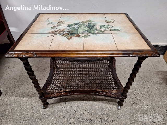 Винтидж маса с плочки и ратан 