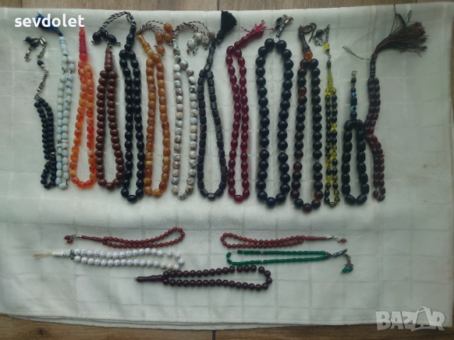 Прекрасен колекционерски лот от броеници-17 бр.Няма броеница направена от пластмаса.