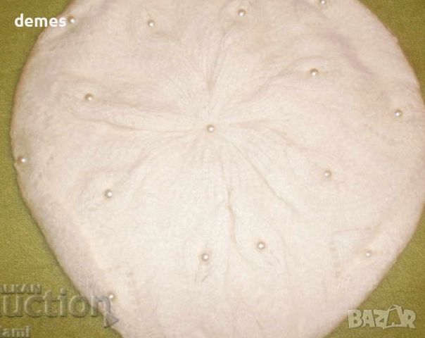 Машинно плетена вълнена барета, бяла, снимка 2 - Шапки - 52102636