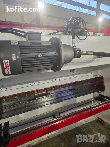 CNC Хидравличен абкант 125 т / 3200 мм, снимка 8 - Други машини и части - 53116169