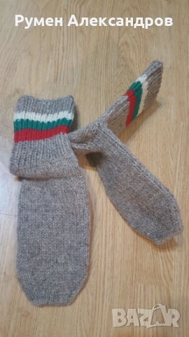 Домашни вълнени чорапи, шапки и терлици ръчна изработка, снимка 2 - Мъжки чорапи - 41689558