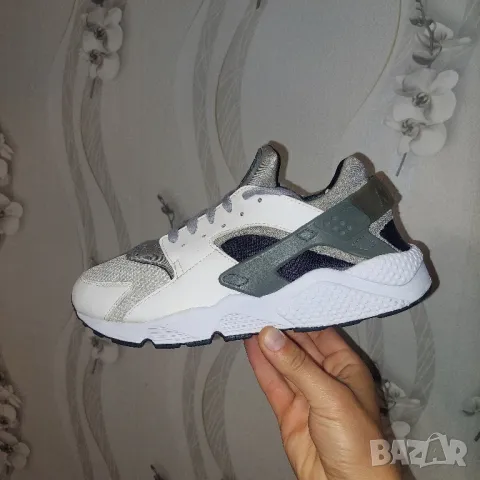оригинални маратонки Nike Air Huarache  номер 45 ,5-46, снимка 12 - Маратонки - 47473022