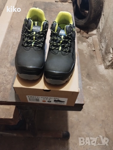 Работни обувки TITAN S3 SRC Viking-T + подарък