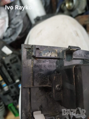 Бутон , предна врата за Honda Accord 2005 , 83741-SEA, снимка 4 - Части - 51197430