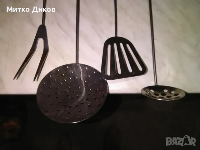 Прибори за кухня с държач 4 броя, снимка 2 - Аксесоари за кухня - 50168507
