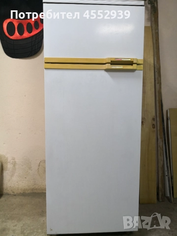 Хладилник с горна камера