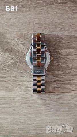 Дамски часовник  Fossil, снимка 2 - Чанти - 52423095
