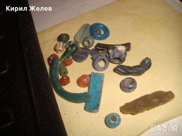 СТАРО ЦВЕТНО СТЪКЛО ВЪЗРАЖДАНЕ 17-18 ВЕК МНОГО РЕДКИ ДУХАНО СТЪКЛО МЪНИСТА за УКРАСА и КРЕМЪК 24241, снимка 7 - Антикварни и старинни предмети - 33867056