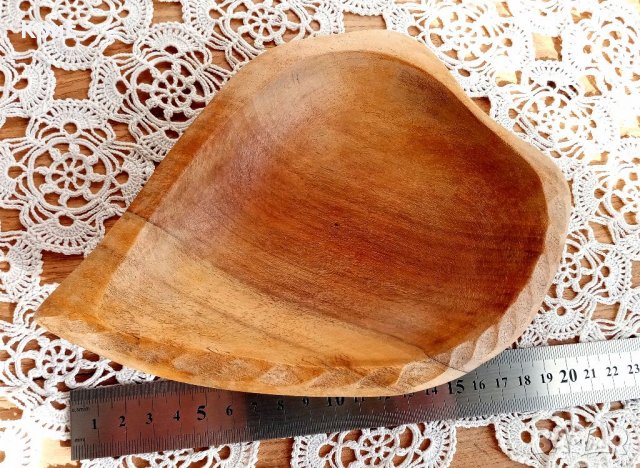 Дървено плато във формата на листо, снимка 2 - Прибори за хранене, готвене и сервиране - 38655368