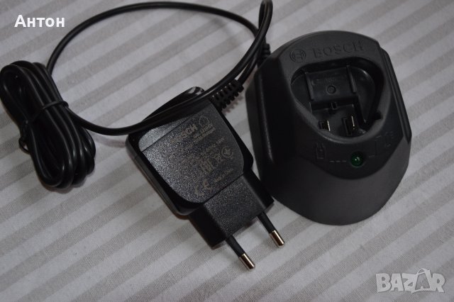 Ново зарядно устройство BOSCH за батерии 10.8V и 12V, снимка 2 - Винтоверти - 39427604