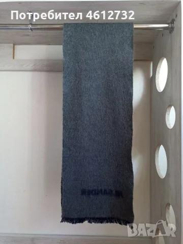 Дамски шал Jil Sander, снимка 3 - Шалове - 55978672