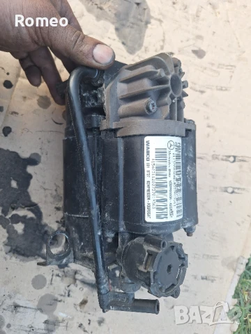 Компресор въздушно окачване за Mercedes-Benz № 2113200304, снимка 1 - Части - 50674519